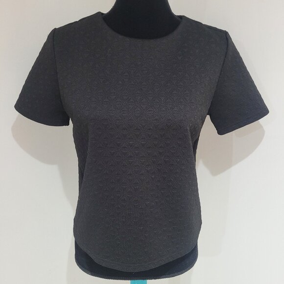 Women's Short Sleeve Quilted T-Shirt with Back Button Enclosure Size Small Black - Picture 1 of 11